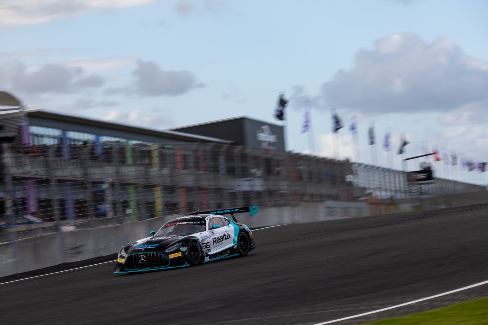 GT WORLD CHALLENGE GLOBAL: Mercedes-AMG edges BMW to secure toughest title yet 