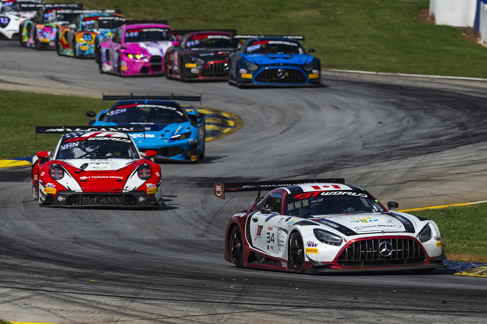 GT WORLD CHALLENGE GLOBAL: Mercedes-AMG, Porsche and Ferrari take title battle to final four